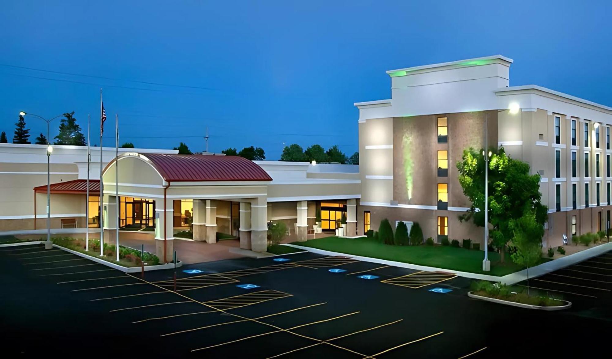 Hotel Гарні Екстер'єр фото